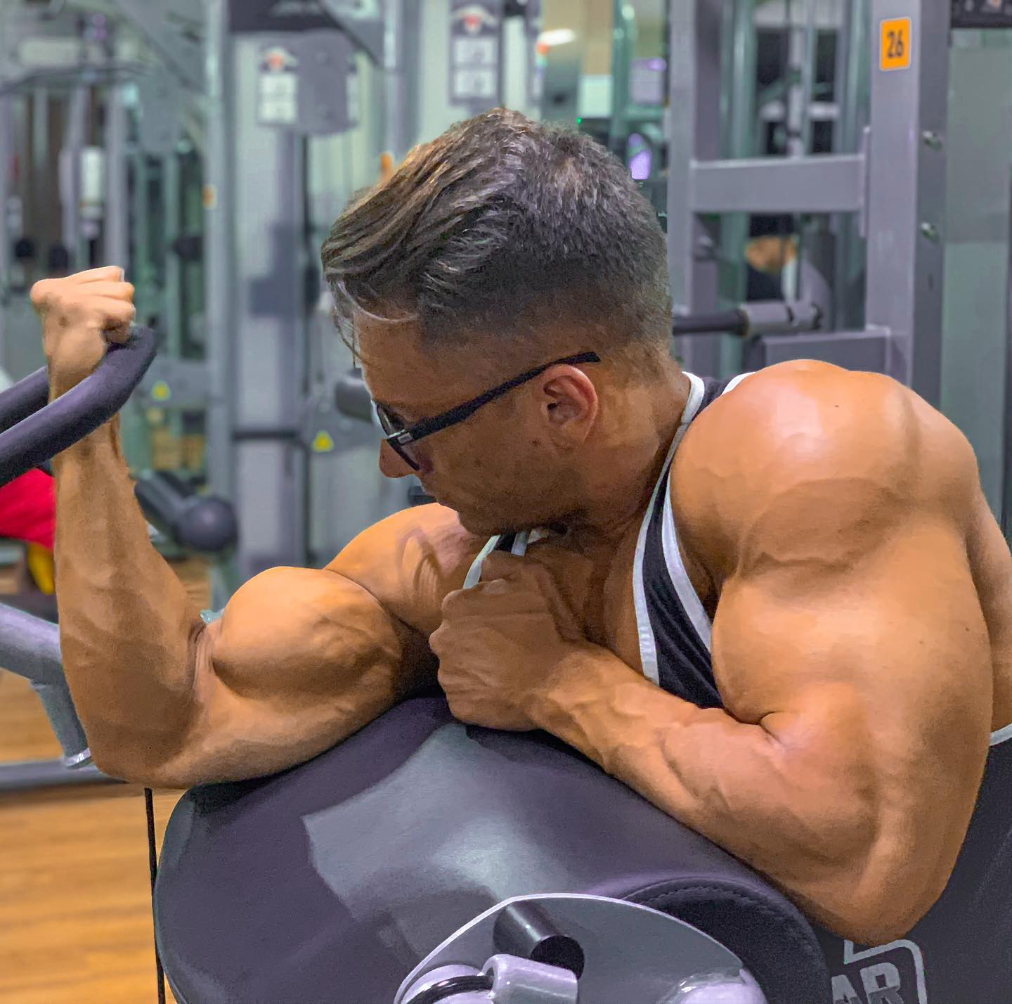 Dr. Guga Pilar durante sua trajetória como atleta de fisiculturismo